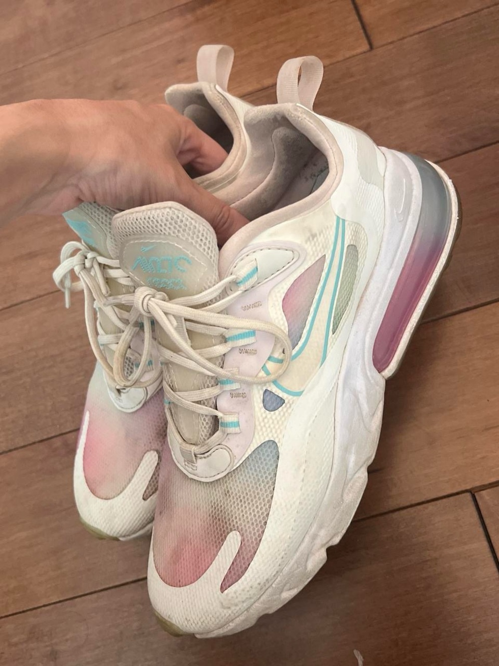 Nike Women’s React Trainers White with Pastel Pink and Light Blue Accents size 7
